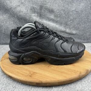 Nike Air Max Plus Tn Shoes Boys Size 5Y Black A05432-001 Triple Black Sneakers